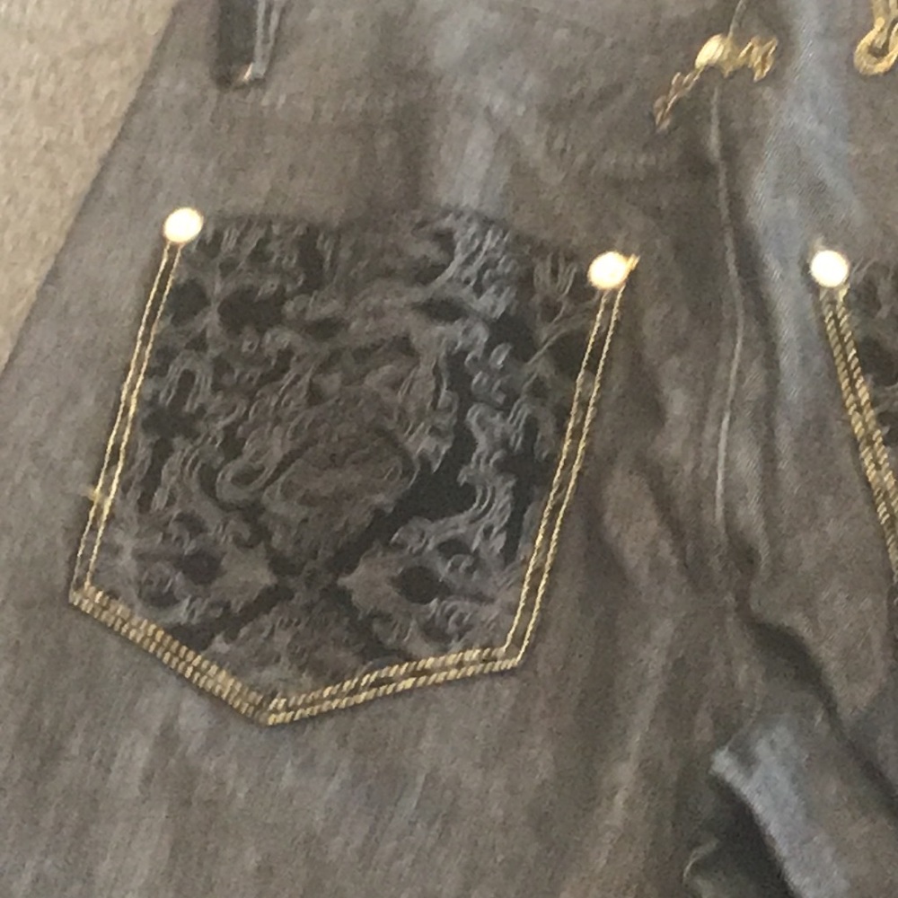 Coogi - Picture 8 of 10